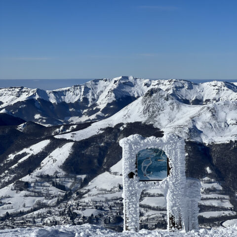 Le Lioran en hiver sous la neige
